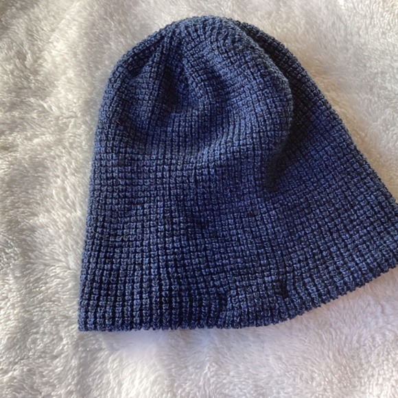 Black and blue beanie - Picture 2 of 2